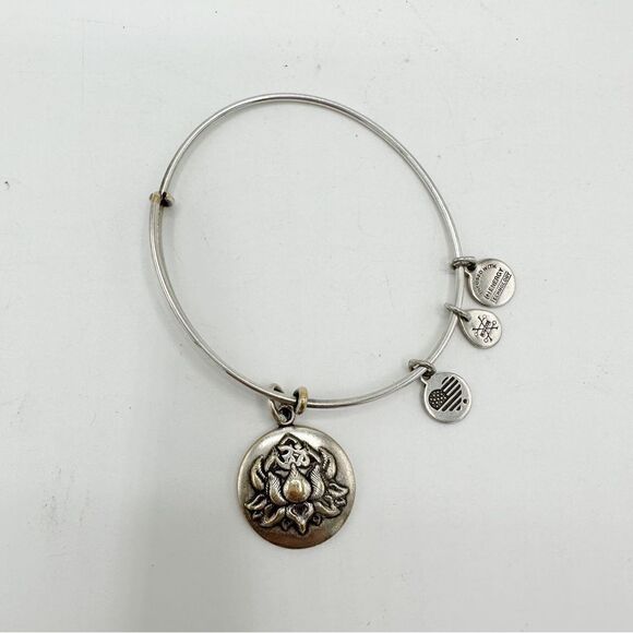 Alex and Ani Lotus Peace Petals charm bracelet adjustable Bangle boho - Picture 8 of 8